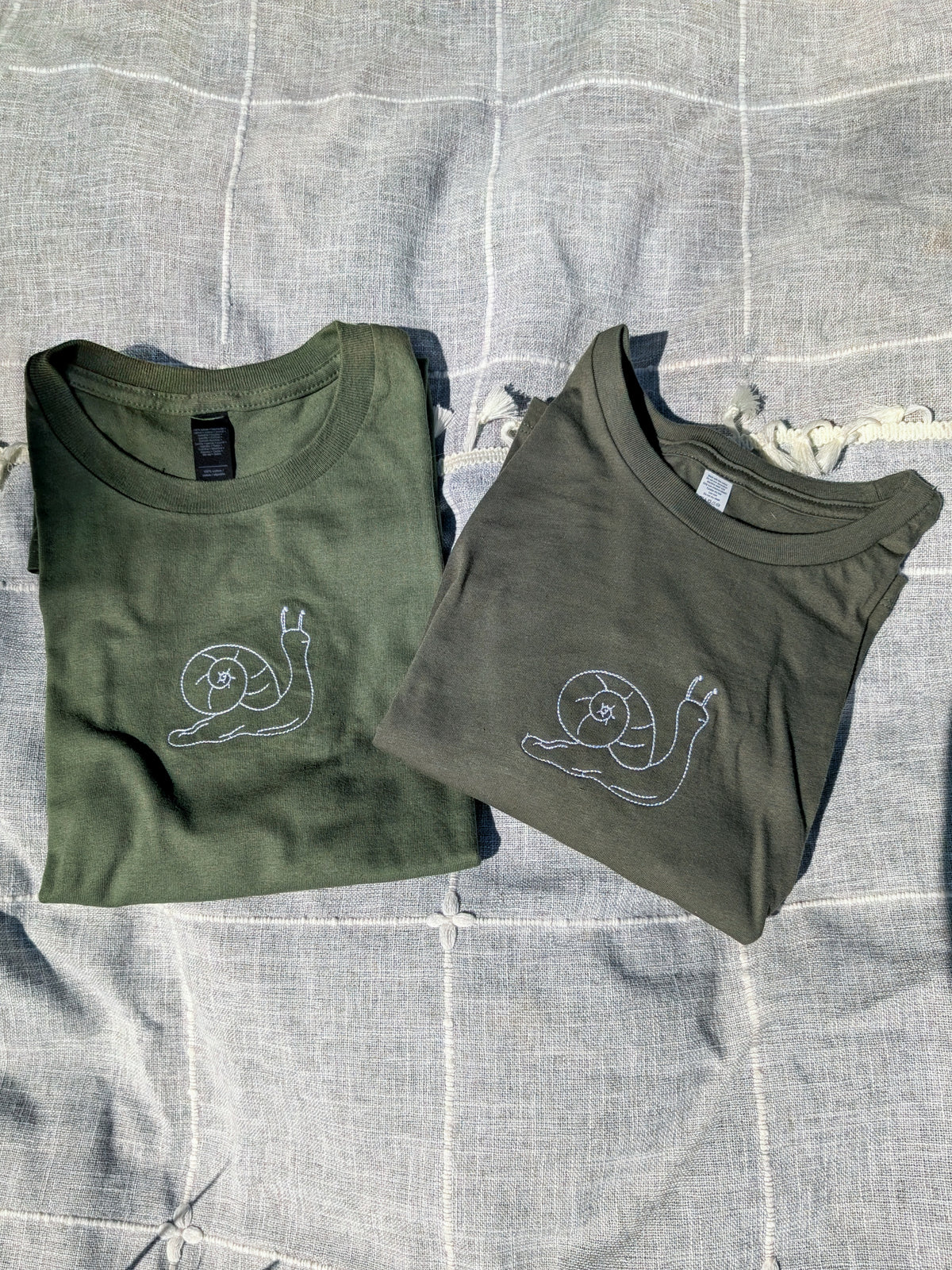 Snail Embroidered Cropped Shirt - Women's Sizing