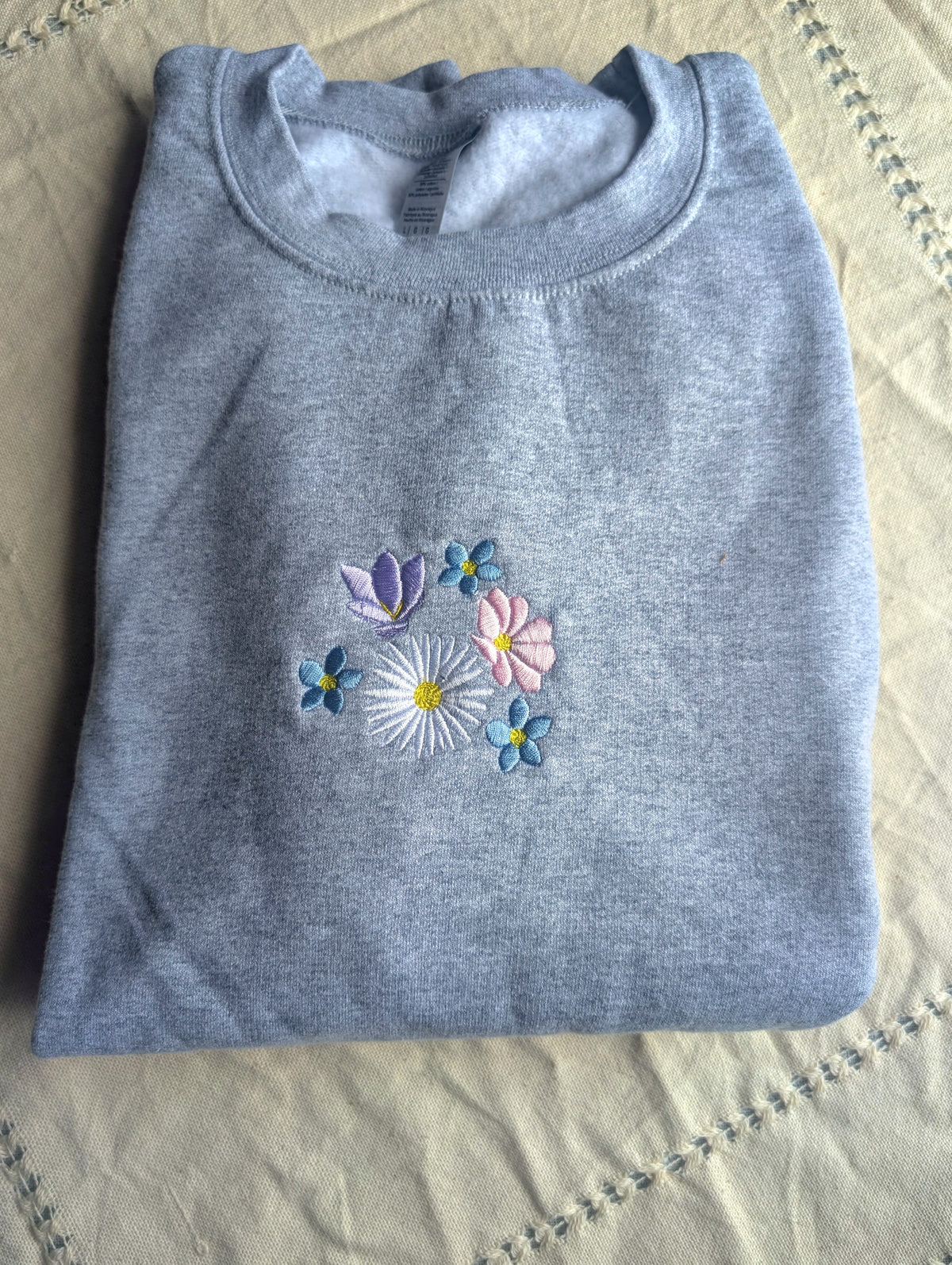 Spring Flowers Sport Gray Embroidered Crewneck Sweatshirt - Large